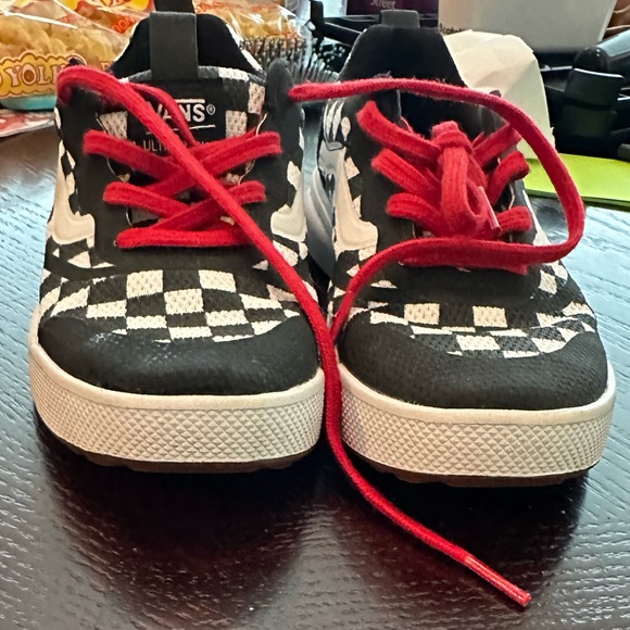 VANS KIDS CHECKERBOARD ULTRARANGE RAPIDWELD SHOES - Picture 2 of 8